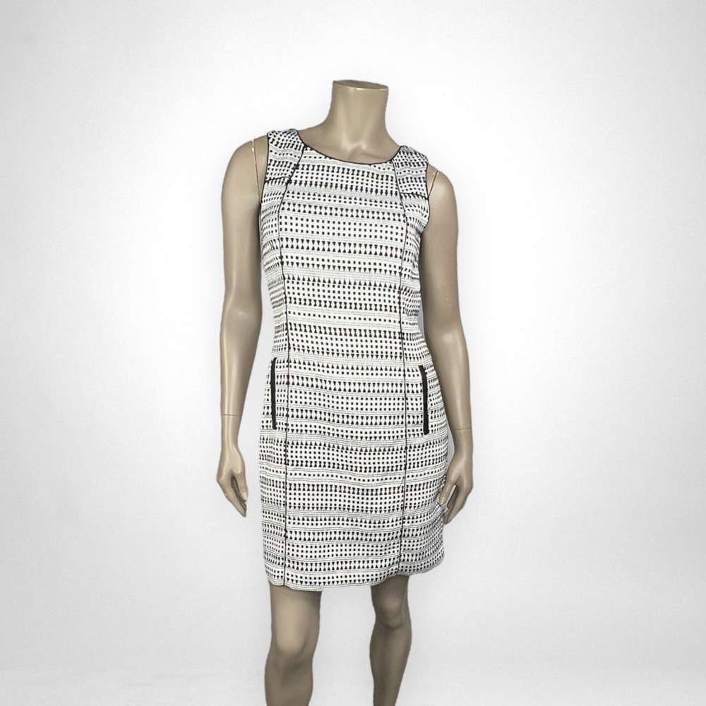 BANANA REPUBLIC 8 Ivory and Black Sleeveless Shift Dress Business Casual Office